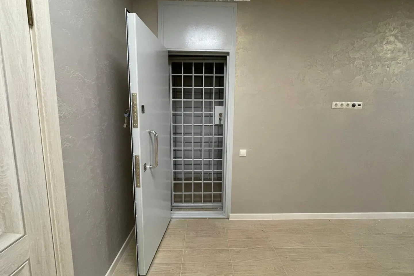 Установка двери 3 класса взломостойкости Установка двери 3 класса взломостойкости